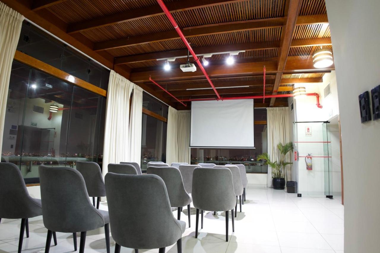 J&A Classic Hotel Lima Exterior photo The auditorium