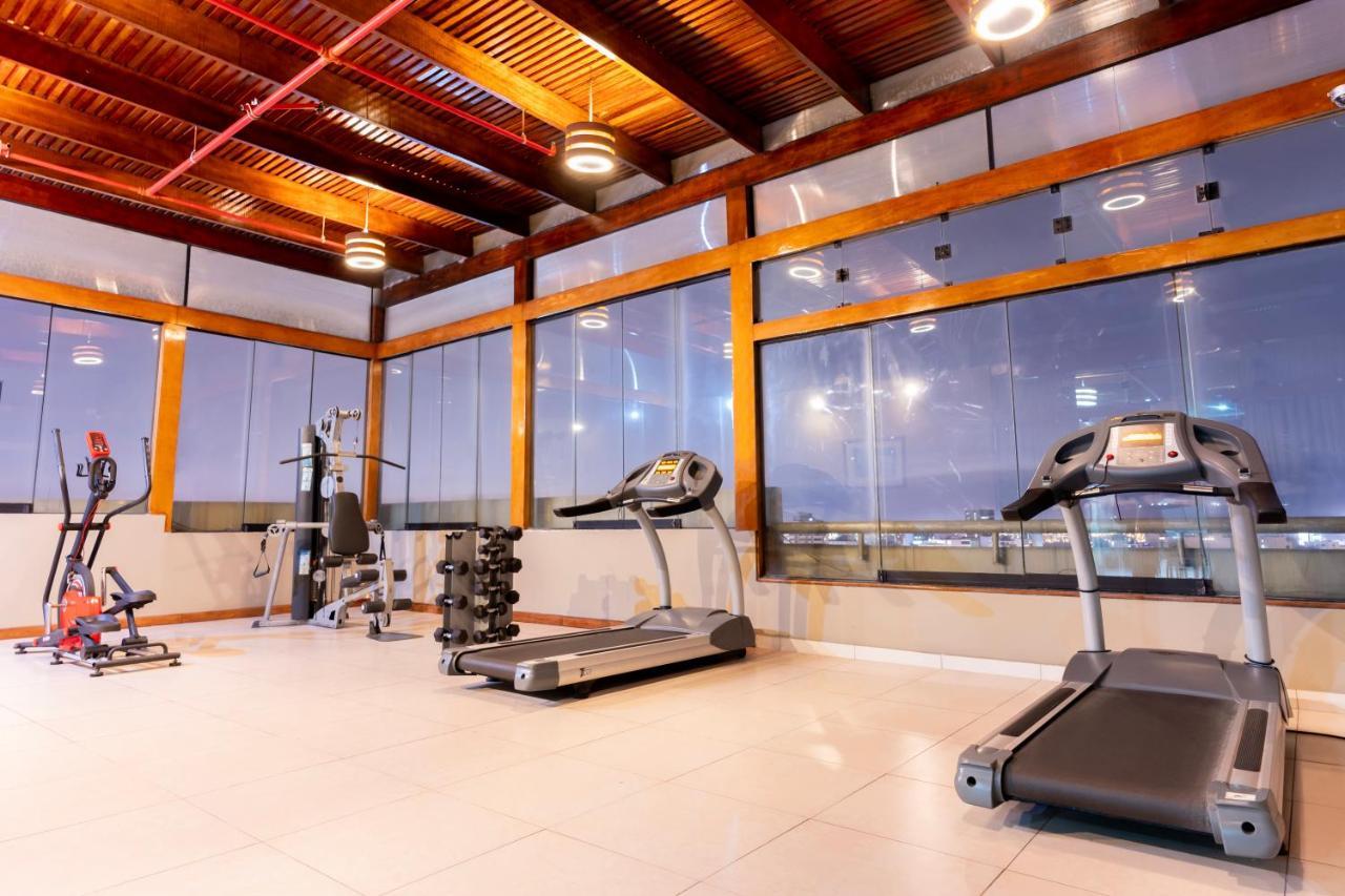 J&A Classic Hotel Lima Exterior photo The gym at the hotel